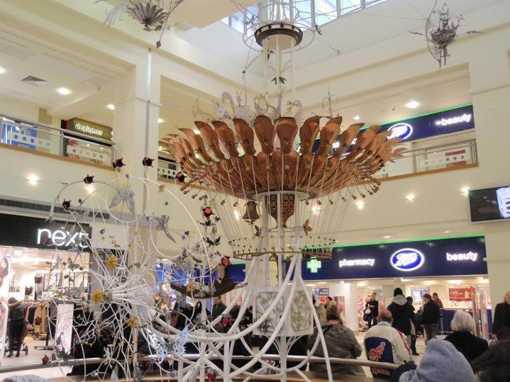 Victoria Centre Apartments In The Victoria Centre Shopping Centre - Nottingham City Centre - 24 Hour Access - Most Central Location, Kitchen - Sunday Check-Out 1Pm - Opposite Hilton By Restaurants & Shops - Outdoor Parking Cars Or Vans Five Pounds A Eksteriør billede