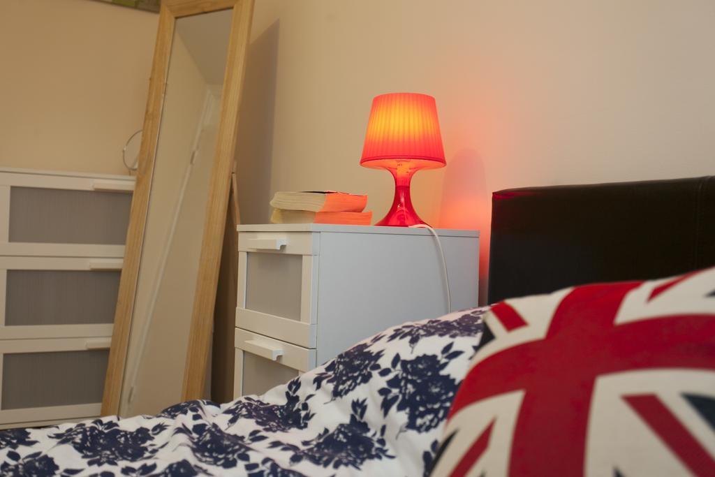 Victoria Centre Apartments In The Victoria Centre Shopping Centre - Nottingham City Centre - 24 Hour Access - Most Central Location, Kitchen - Sunday Check-Out 1Pm - Opposite Hilton By Restaurants & Shops - Outdoor Parking Cars Or Vans Five Pounds A Eksteriør billede