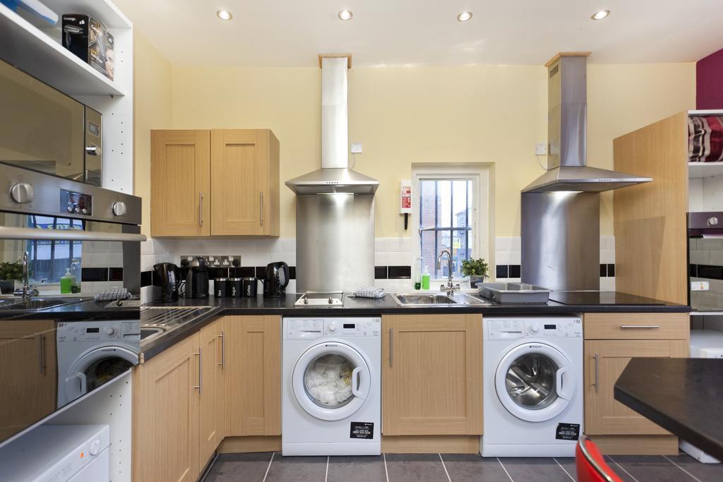 Victoria Centre Apartments In The Victoria Centre Shopping Centre - Nottingham City Centre - 24 Hour Access - Most Central Location, Kitchen - Sunday Check-Out 1Pm - Opposite Hilton By Restaurants & Shops - Outdoor Parking Cars Or Vans Five Pounds A Værelse billede