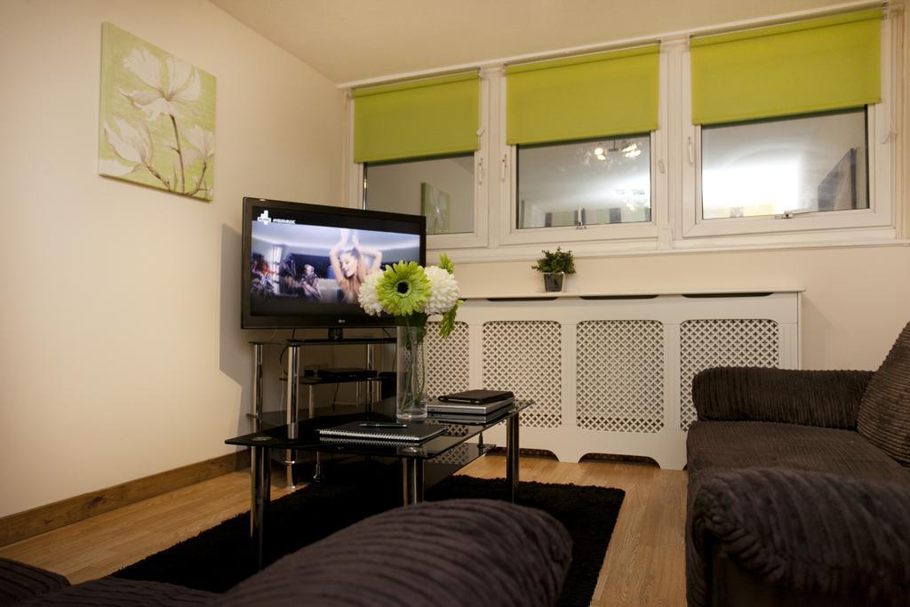 Victoria Centre Apartments In The Victoria Centre Shopping Centre - Nottingham City Centre - 24 Hour Access - Most Central Location, Kitchen - Sunday Check-Out 1Pm - Opposite Hilton By Restaurants & Shops - Outdoor Parking Cars Or Vans Five Pounds A Eksteriør billede