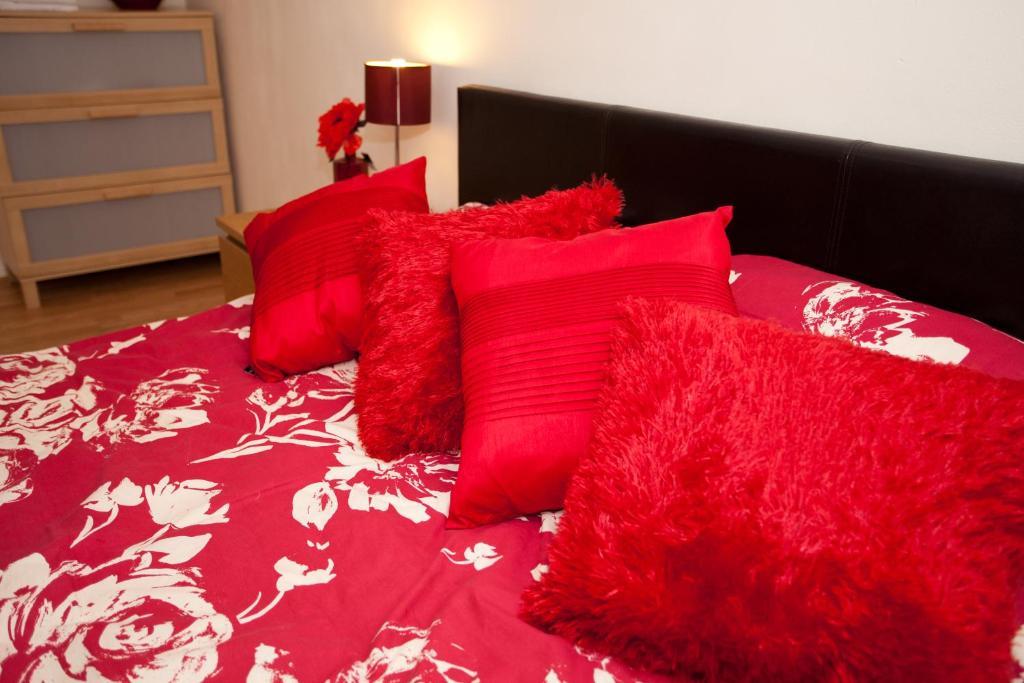 Victoria Centre Apartments In The Victoria Centre Shopping Centre - Nottingham City Centre - 24 Hour Access - Most Central Location, Kitchen - Sunday Check-Out 1Pm - Opposite Hilton By Restaurants & Shops - Outdoor Parking Cars Or Vans Five Pounds A Værelse billede